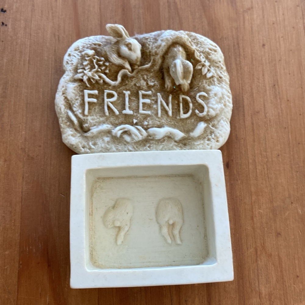 Hen-Feathers Best Friends Rabbit Trinket Box - Picture 7 of 7